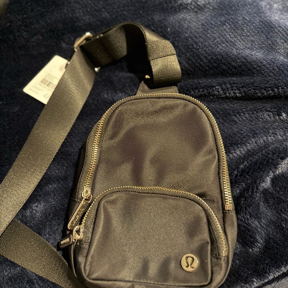 lululemon sling bag NWT